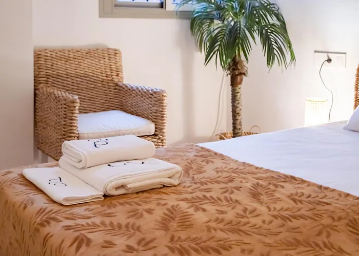 Charming 4-Bedroom Apartment In Malaga\'S Historic Center